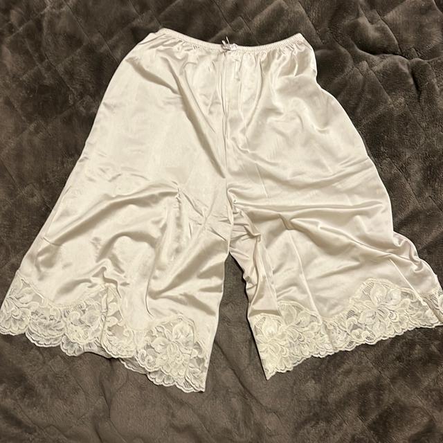 ☆☆☆タンス整理品 衣類 おまとめOK ホームクリーニング済み ペチコート ベージュ サイズM ヒップ87-95 < 女性ファッション  ☆☆☆タンス整理品 衣類 おまとめOK ホームクリーニング済み ペチコート ベージュ サイズM ヒップ87-95  < 女性ファッションの