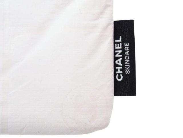 シャネル ノベルティ フラットコスメポーチ コスメボトル柄 ラソリューシオン10 サブリマージュ 元箱有り CHANEL【正規品】 < ブランド  シャネル ノベルティ フラットコスメポーチ コスメボトル柄 ラソリューシオン10 サブリマージュ 元箱有り CHANEL【正規品】 < ブランドの