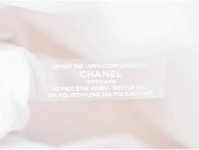 シャネル ノベルティ フラットコスメポーチ コスメボトル柄 ラソリューシオン10 サブリマージュ 元箱有り CHANEL【正規品】 < ブランド  シャネル ノベルティ フラットコスメポーチ コスメボトル柄 ラソリューシオン10 サブリマージュ 元箱有り CHANEL【正規品】 < ブランドの