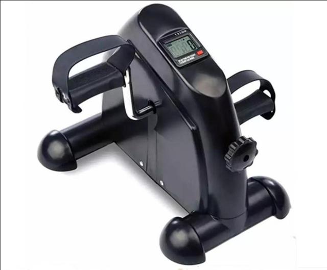 電動 ペダル運動器 簡単運動 ペダル漕ぎ 回数カウント 時間計測 滑り止め付き < ヘルス/ビューティー 電動 ペダル運動器 簡単運動 ペダル漕ぎ 回数カウント 時間計測 滑り止め付き < ヘルス/ビューティーの