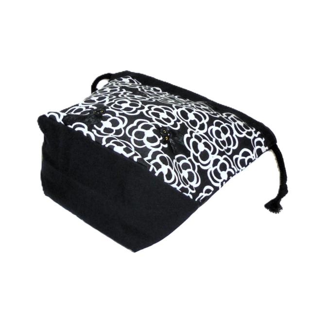 【底マチ幅が広い巾着】◆黒猫・白カメリア×黒地◆裏地あり巾着 < 女性ファッション 【底マチ幅が広い巾着】◆黒猫・白カメリア×黒地◆裏地あり巾着 < 女性ファッションの