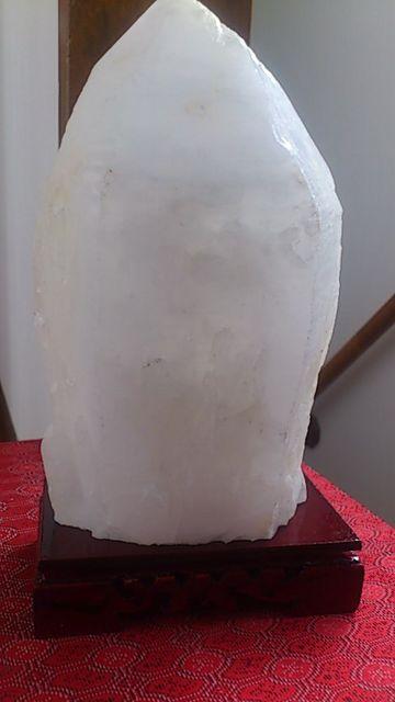 2キロ!カテドラルライブラリー水晶原石、台座付き!天然 < インテリア/ライフ  2キロ!カテドラルライブラリー水晶原石、台座付き!天然  < インテリア/ライフの