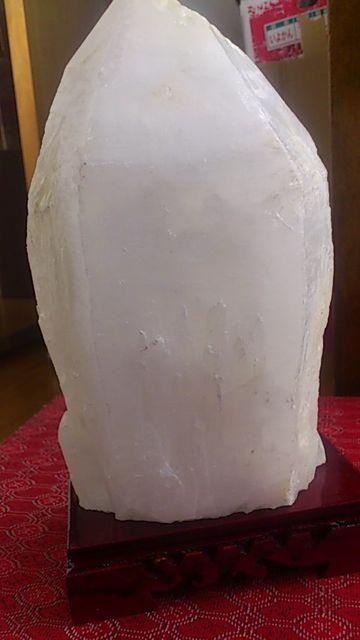 2キロ!カテドラルライブラリー水晶原石、台座付き!天然 < インテリア/ライフ  2キロ!カテドラルライブラリー水晶原石、台座付き!天然 < インテリア/ライフの