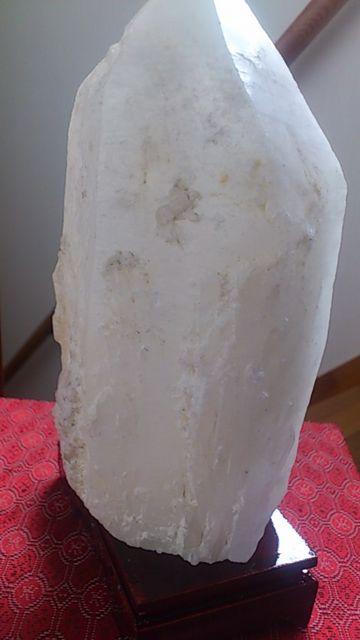 2キロ!カテドラルライブラリー水晶原石、台座付き!天然 < インテリア/ライフ  2キロ!カテドラルライブラリー水晶原石、台座付き!天然 < インテリア/ライフの
