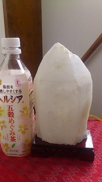 2キロ!カテドラルライブラリー水晶原石、台座付き!天然 < インテリア/ライフ  2キロ!カテドラルライブラリー水晶原石、台座付き!天然 < インテリア/ライフの