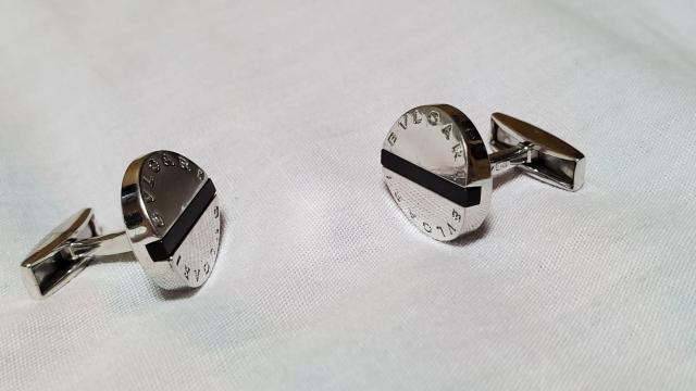 正規 レア ブルガリ ロゴ文字アイコン ラウンドドームカフス 黒 SV カフリンクス オーバル立体デザインボタン ビジネス○シャツ < ブランド  正規 レア ブルガリ ロゴ文字アイコン ラウンドドームカフス 黒 SV カフリンクス オーバル立体デザインボタン ビジネス○シャツ < ブランドの