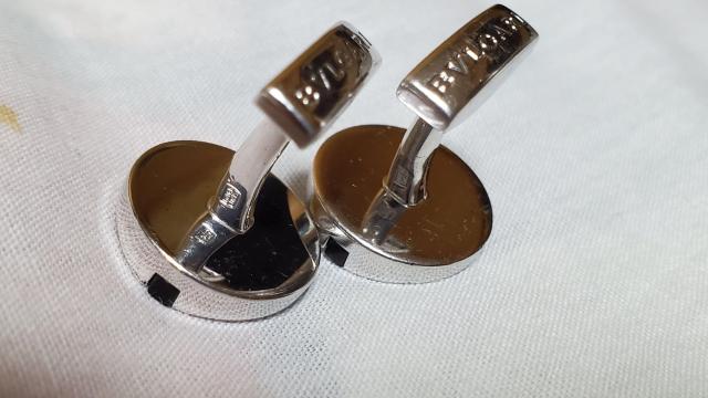 正規 レア ブルガリ ロゴ文字アイコン ラウンドドームカフス 黒 SV カフリンクス オーバル立体デザインボタン ビジネス○シャツ < ブランド  正規 レア ブルガリ ロゴ文字アイコン ラウンドドームカフス 黒 SV カフリンクス オーバル立体デザインボタン ビジネス○シャツ < ブランドの