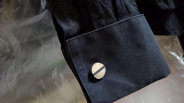 正規 レア ブルガリ ロゴ文字アイコン ラウンドドームカフス 黒 SV カフリンクス オーバル立体デザインボタン ビジネス○シャツ < ブランド  正規 レア ブルガリ ロゴ文字アイコン ラウンドドームカフス 黒 SV カフリンクス オーバル立体デザインボタン ビジネス○シャツ < ブランドの