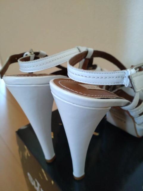 ZARA�@�T���_���@���Á@������ �� �u�����h�� 