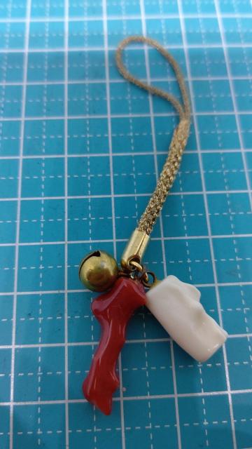 赤珊瑚と白珊瑚の根付 < 男性アクセサリー/時計 赤珊瑚と白珊瑚の根付 < 男性アクセサリー/時計の