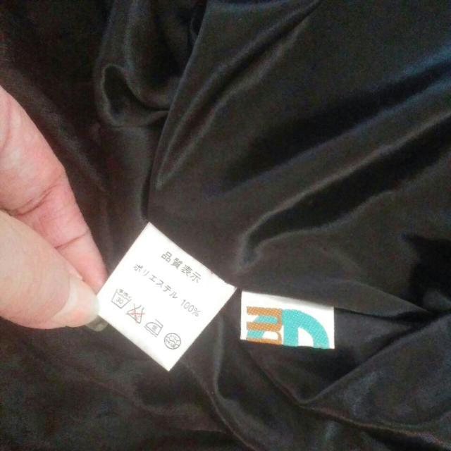 emu ブラック ミニスカート 美品 バルーン 総丈34 < ブランド emu ブラック ミニスカート 美品 バルーン 総丈34 < ブランドの