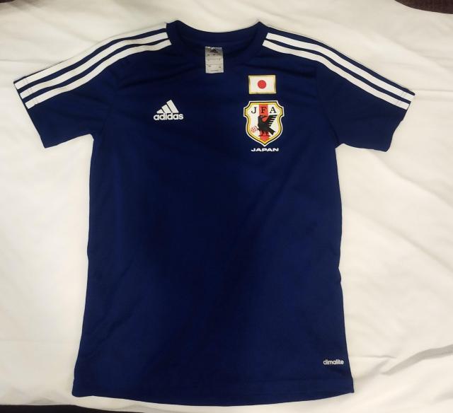 adidas サッカー ワールドカップ 日本代表 ユニフォームデザインTシャツ < 女性ファッション  adidas サッカー ワールドカップ 日本代表 ユニフォームデザインTシャツ  < 女性ファッションの