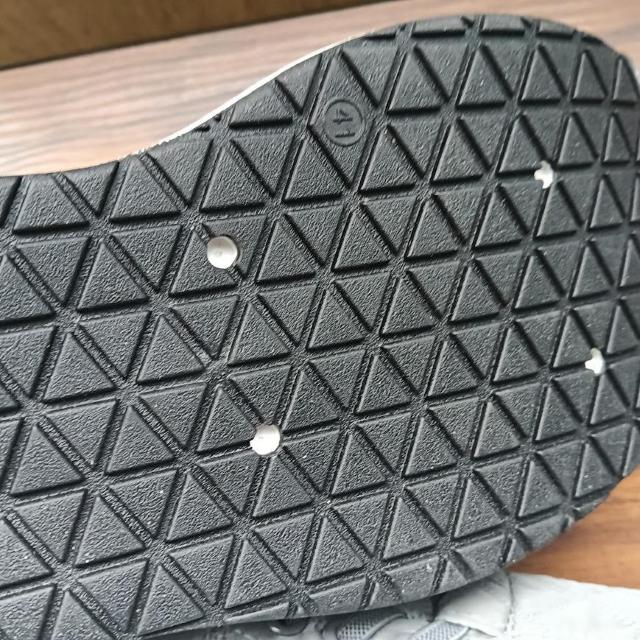 新品 25.5cm メンズ スニーカー グレー シューズ 靴 カジュアル < 男性ファッション  新品 25.5cm メンズ スニーカー グレー シューズ 靴 カジュアル < 男性ファッションの