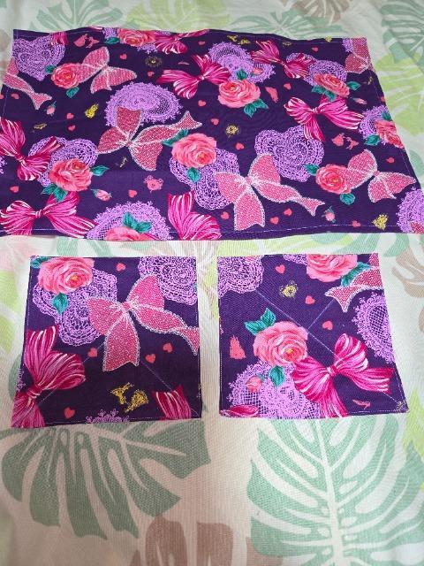 ★新品紫×薔薇リボンハートレースラメ入シンデレラ柄ランチョンマット&コースター2枚3点セット < キッズ/ベビー ★新品紫×薔薇リボンハートレースラメ入シンデレラ柄ランチョンマット&コースター2枚3点セット < キッズ/ベビーの