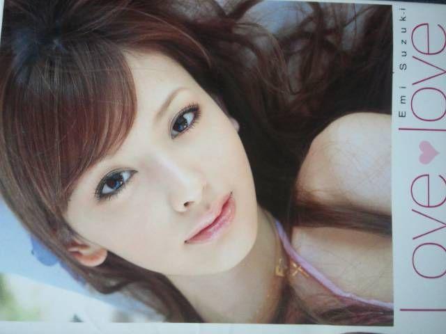 10代の頃は可愛かったのに!鈴木えみ写真集「Love Love」送料無料 < タレントグッズ  10代の頃は可愛かったのに!鈴木えみ写真集「Love Love」送料無料  < タレントグッズの