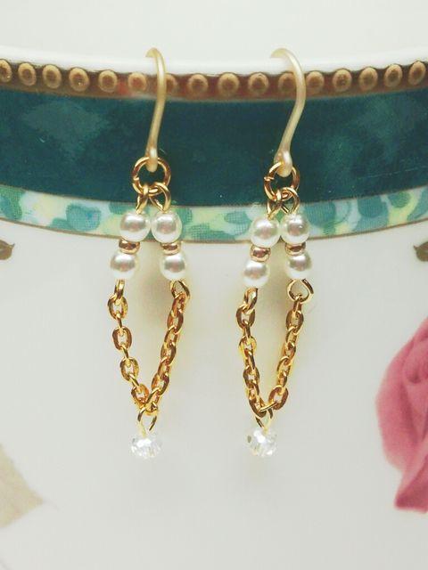 シャンデリア風ナチュラルパール雫クリスタルスワロ樹脂ピアス☆ < 女性アクセサリー/時計  シャンデリア風ナチュラルパール雫クリスタルスワロ樹脂ピアス☆  < 女性アクセサリー/時計の