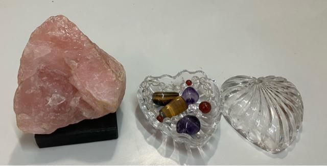 原石 パワーストーン 天然石 ローズクォーツ ピンク 800g ローズクォーツ等 < インテリア/ライフ  原石 パワーストーン 天然石 ローズクォーツ ピンク 800g ローズクォーツ等  < インテリア/ライフの