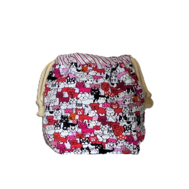 【底マチ幅が広い巾着】◆猫猫猫犬犬犬×赤シルバーラメストライプ◆裏地あり巾着 < 女性ファッション 【底マチ幅が広い巾着】◆猫猫猫犬犬犬×赤シルバーラメストライプ◆裏地あり巾着 < 女性ファッションの