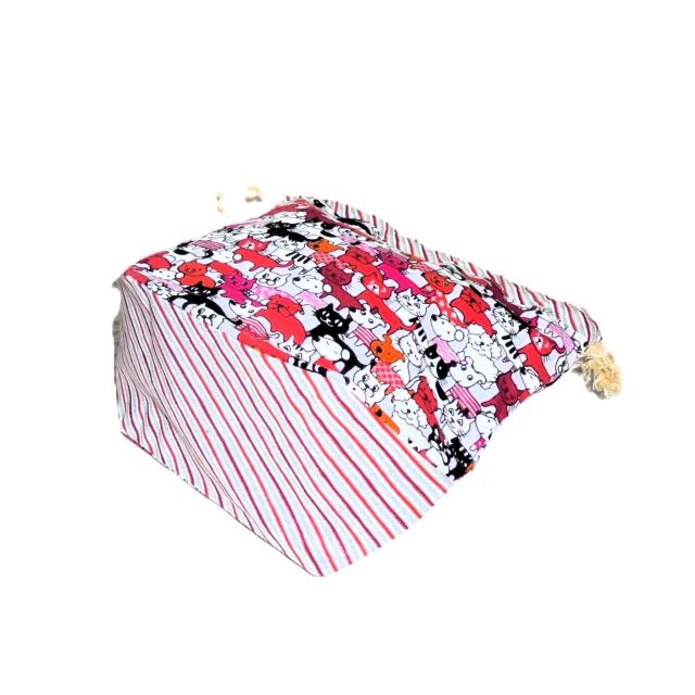 【底マチ幅が広い巾着】◆猫猫猫犬犬犬×赤シルバーラメストライプ◆裏地あり巾着 < 女性ファッション 【底マチ幅が広い巾着】◆猫猫猫犬犬犬×赤シルバーラメストライプ◆裏地あり巾着 < 女性ファッションの