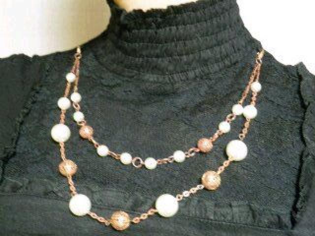 【DIVAS】2連ネックレス付♪胸元刺繍 首元&袖リブ トップス ブラック < ブランド 【DIVAS】2連ネックレス付♪胸元刺繍 首元&袖リブ トップス ブラック < ブランドの