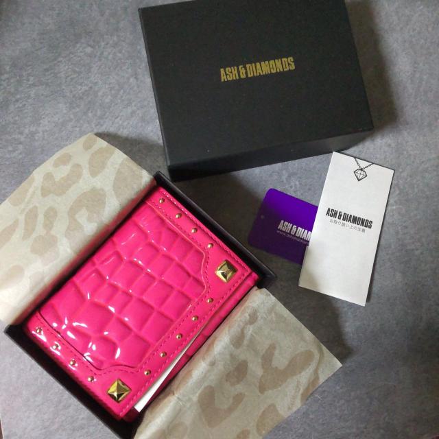 レア★セレブ愛用★ASH&DIAMONDSGLOW★パスケース3点(黒&PK)新品-ageha < 女性ファッション  レア★セレブ愛用★ASH&DIAMONDSGLOW★パスケース3点(黒&PK)新品-ageha < 女性ファッションの