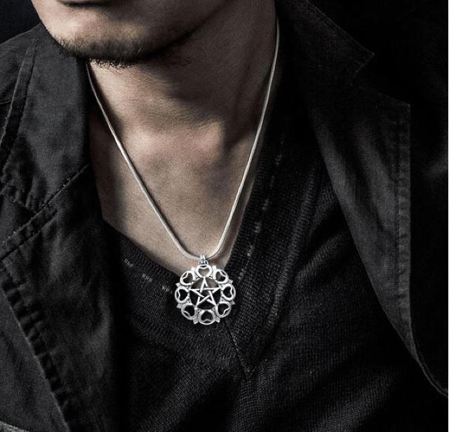 PS: Selfless Compass Silver pendant < 女性アクセサリー/時計  PS: Selfless Compass Silver pendant < 女性アクセサリー/時計の