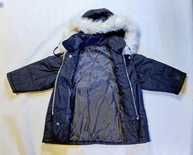 美品★子供用コート★100サイズ★キッズジャンバー★男の子★ブラック★黒色★ファーフード付★子供服上着★キッズジャンバー★送料無料 < キッズ/ベビー  美品★子供用コート★100サイズ★キッズジャンバー★男の子★ブラック★黒色★ファーフード付★子供服上着★キッズジャンバー★送料無料 < キッズ/ベビーの