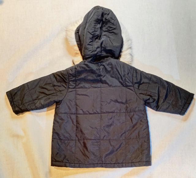 美品★子供用コート★100サイズ★キッズジャンバー★男の子★ブラック★黒色★ファーフード付★子供服上着★キッズジャンバー★送料無料 < キッズ/ベビー  美品★子供用コート★100サイズ★キッズジャンバー★男の子★ブラック★黒色★ファーフード付★子供服上着★キッズジャンバー★送料無料 < キッズ/ベビーの