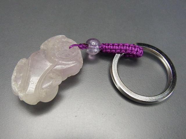 訳有天然石ヒキュウ彫りキーホルダーアメジスト中型愛情を守る812-180Ra < インテリア/ライフ  訳有天然石ヒキュウ彫りキーホルダーアメジスト中型愛情を守る812-180Ra < インテリア/ライフの