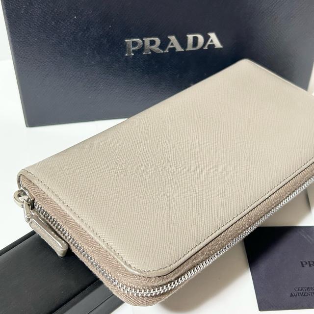 美品 PRADA プラダ ラウンドファスナー 長財布 サフィアーノ レザー グレージュ < ブランド  美品 PRADA プラダ ラウンドファスナー 長財布 サフィアーノ レザー グレージュ < ブランドの