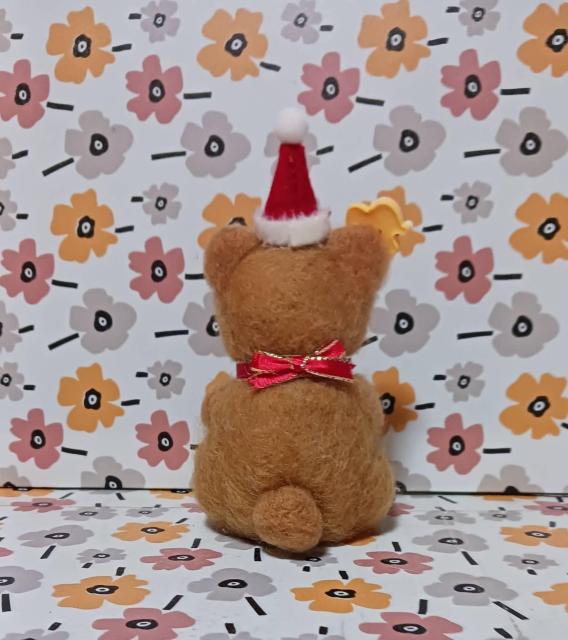 羊毛フェルト サンタ帽のクマたん 早くケーキ食べたいなー < ペット/手芸/園芸 羊毛フェルト サンタ帽のクマたん 早くケーキ食べたいなー < ペット/手芸/園芸の