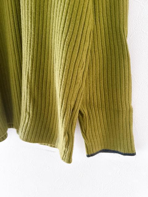 【DISCOAT(ディスコート)】もちもちとした触り心地♪/モチモチリブパイピングハイネック カーキ L size < 女性ファッション 【DISCOAT(ディスコート)】もちもちとした触り心地♪/モチモチリブパイピングハイネック カーキ L size < 女性ファッションの