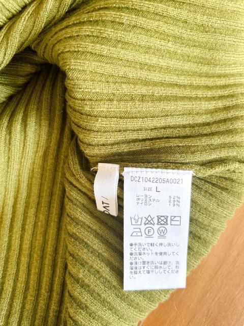 【DISCOAT(ディスコート)】もちもちとした触り心地♪/モチモチリブパイピングハイネック カーキ L size < 女性ファッション 【DISCOAT(ディスコート)】もちもちとした触り心地♪/モチモチリブパイピングハイネック カーキ L size < 女性ファッションの