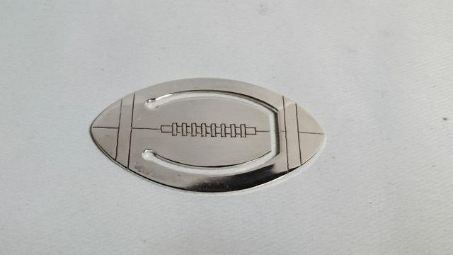 正規限定 TIFFANYティファニー ラグビーボールモチーフ マネークリップ SV925 財布 栞 付属有 < ブランド  正規限定 TIFFANYティファニー ラグビーボールモチーフ マネークリップ SV925 財布 栞 付属有 < ブランドの