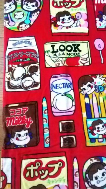 不二家!ペコちゃん!ポコちゃん!いっぱいお菓子柄!バスタオル!新品! < インテリア/ライフ  不二家!ペコちゃん!ポコちゃん!いっぱいお菓子柄!バスタオル!新品! < インテリア/ライフの