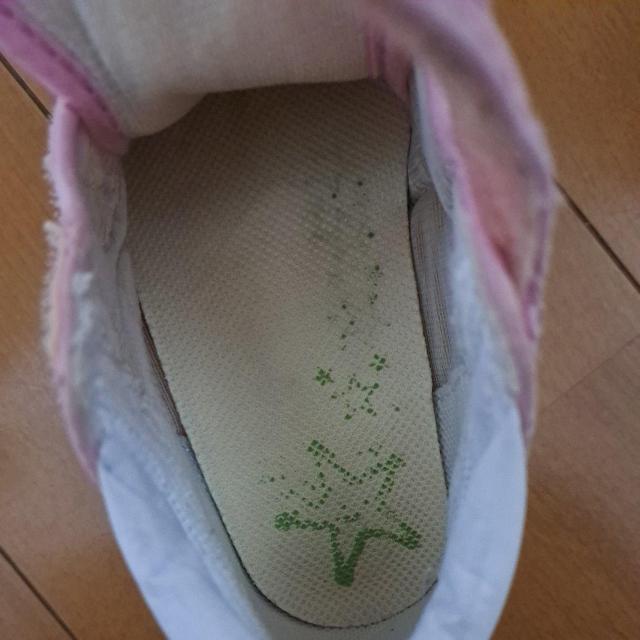 MIZUNOの女の子のスニーカー(13.5cm) < キッズ/ベビー  MIZUNOの女の子のスニーカー(13.5cm) < キッズ/ベビーの
