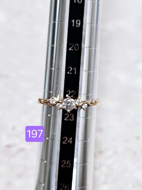 (197) ラインストーン ピンクゴールド 指輪 リング 22〜23号 < 女性アクセサリー/時計 (197) ラインストーン ピンクゴールド 指輪 リング 22〜23号 < 女性アクセサリー/時計の