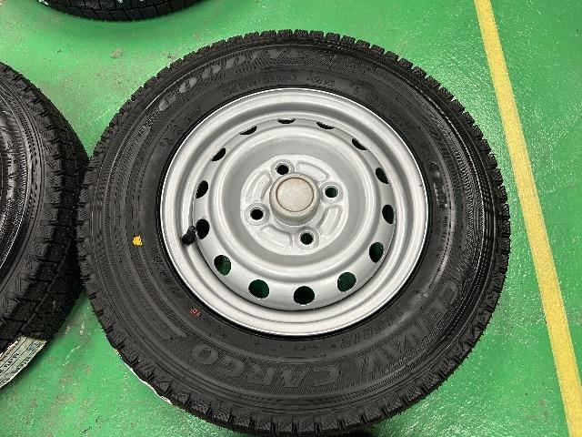 0092412)新品未使用国産スタッドレスタイヤ4本グッドイヤーアイスナビカーゴ4本スチールホイール145R12LT6PR送料無料 < 自動車/バイク 0092412)新品未使用国産スタッドレスタイヤ4本グッドイヤーアイスナビカーゴ4本スチールホイール145R12LT6PR送料無料 < 自動車/バイク