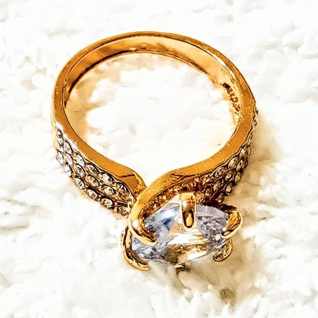 新品未使用!24kイエローゴールド英国風 ピンテージダイヤモンド リング < 女性アクセサリー/時計 新品未使用!24kイエローゴールド英国風 ピンテージダイヤモンド リング < 女性アクセサリー/時計の