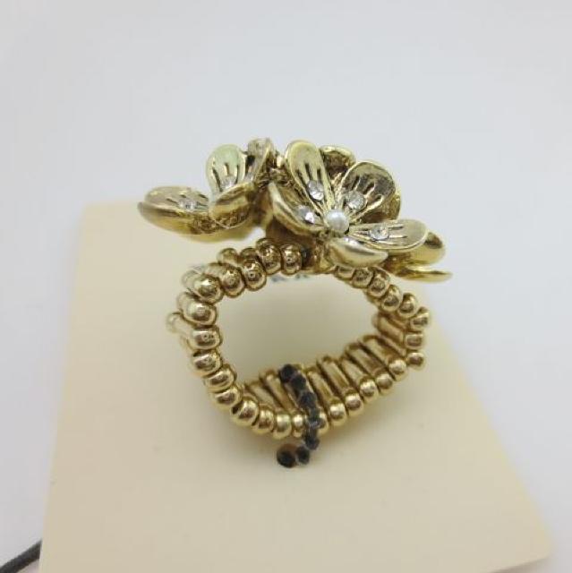 新品FOREVER21 ゴスロリ姫系アンティーク調花ブーケリング指輪 < ブランド  新品FOREVER21 ゴスロリ姫系アンティーク調花ブーケリング指輪 < ブランドの