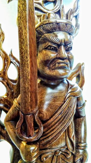 新品★一刀彫 木彫★不動明王★酉年生★十二支本尊★干支お守り < ホビー  新品★一刀彫 木彫★不動明王★酉年生★十二支本尊★干支お守り < ホビーの