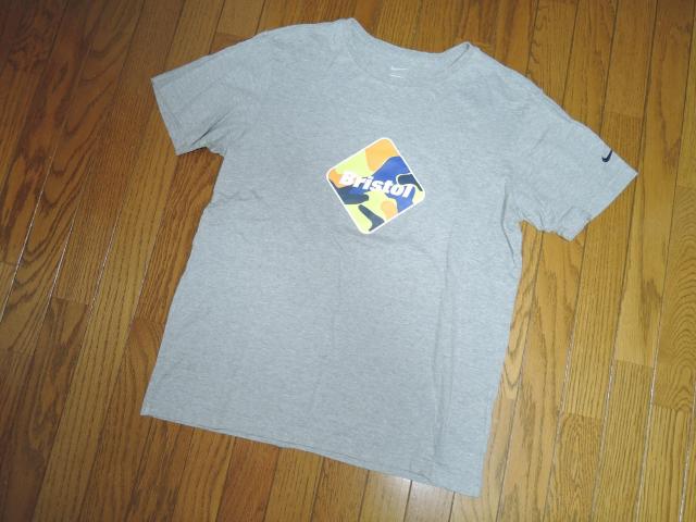 F.C.Real Bristol ブリストル × NIKE CAMOUFLAGE LOGO TEEカモフラ迷彩柄ロゴTシャツS灰 < ブランド  F.C.Real Bristol ブリストル × NIKE CAMOUFLAGE LOGO TEEカモフラ迷彩柄ロゴTシャツS灰 < ブランドの