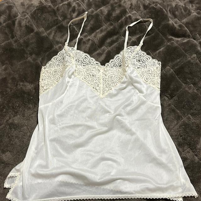 ☆☆タンス整理品 衣類 おまとめOK ホームクリーニング済み キャミソール クリーム Mサイズくらい < 女性ファッション  ☆☆タンス整理品 衣類 おまとめOK ホームクリーニング済み キャミソール クリーム Mサイズくらい  < 女性ファッションの