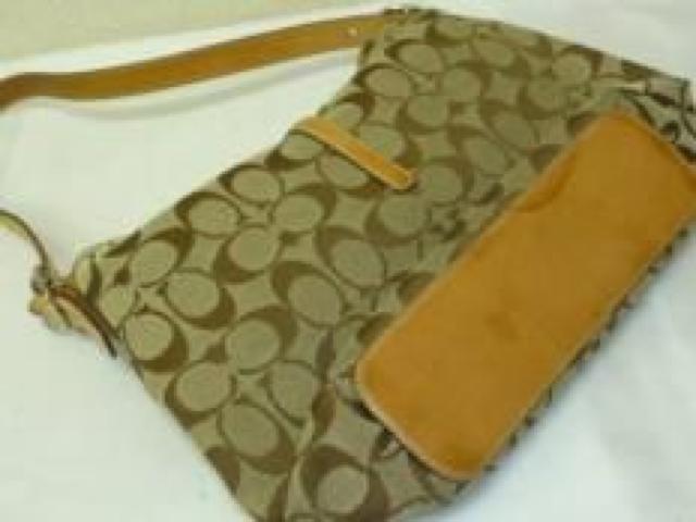 正規本物コーチ■ショルダー■シグネチャー■美品 < ブランド  正規本物コーチ■ショルダー■シグネチャー■美品 < ブランドの