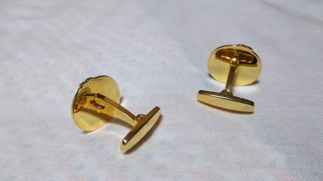 正規美 イヴサンローラン YSL シェルカフスボタン カフリンクス ネクタイピン SET オールド 付属有 < ブランド  正規美 イヴサンローラン YSL シェルカフスボタン カフリンクス ネクタイピン SET オールド 付属有 < ブランドの