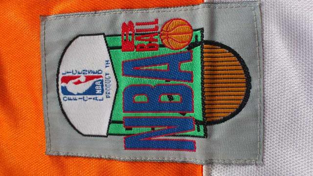 美品!激安86%オフ、NBA、半袖Tシャツ(紫橙、日本製、L) < レジャー/スポーツ  美品!激安86%オフ、NBA、半袖Tシャツ(紫橙、日本製、L) < レジャー/スポーツの