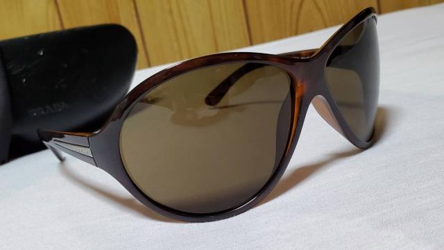 正規レア プラダ ラウンドビッグレンズサングラス 茶 メタルロゴエンブレムアロー 付属有 < ブランド 正規レア プラダ ラウンドビッグレンズサングラス 茶 メタルロゴエンブレムアロー 付属有 < ブランドの