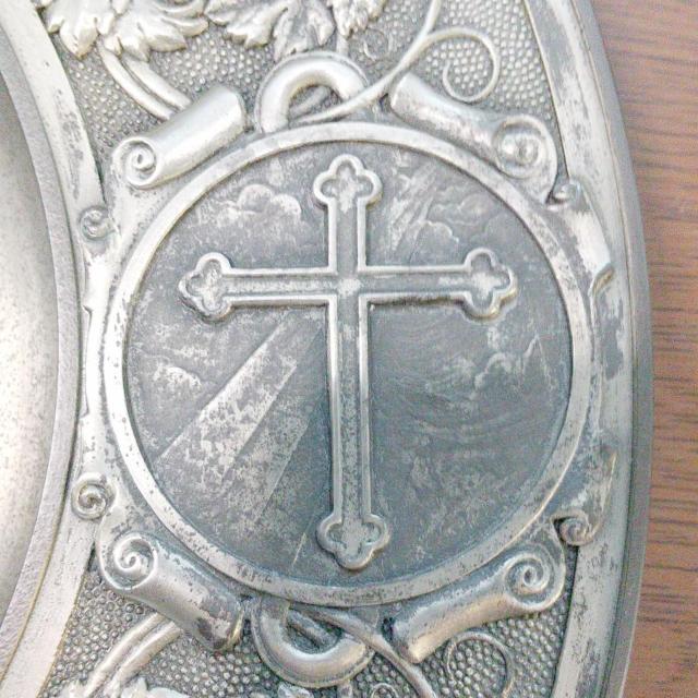 PEWTER 飾り皿 十字 聖書 キリスト 錫製 細密彫刻 ピューター < ホビー  PEWTER 飾り皿 十字 聖書 キリスト 錫製 細密彫刻 ピューター < ホビーの