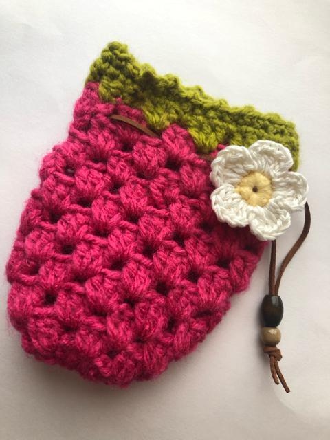 ハンドメイド ポーチ 甘酸っぱい鮮やかピンクのいちごのポーチ < 女性ファッション  ハンドメイド ポーチ 甘酸っぱい鮮やかピンクのいちごのポーチ < 女性ファッションの