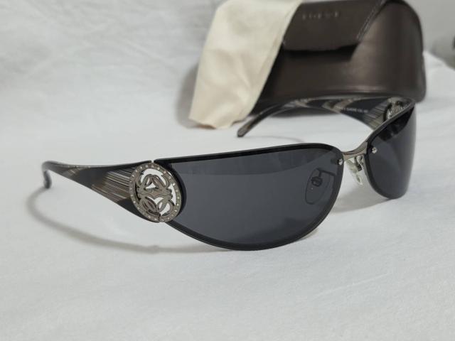 正規レア ロエベ アマソナ エンブレムロゴ アナグラム サングラス 黒 メタル装飾オープンアイコン フレームレスアイウェア 付属有 < ブランド  正規レア ロエベ アマソナ エンブレムロゴ アナグラム サングラス 黒 メタル装飾オープンアイコン フレームレスアイウェア 付属有 < ブランドの